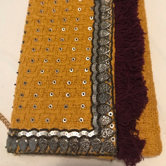 Fun yellow beaded purse - Picture 2 of 3